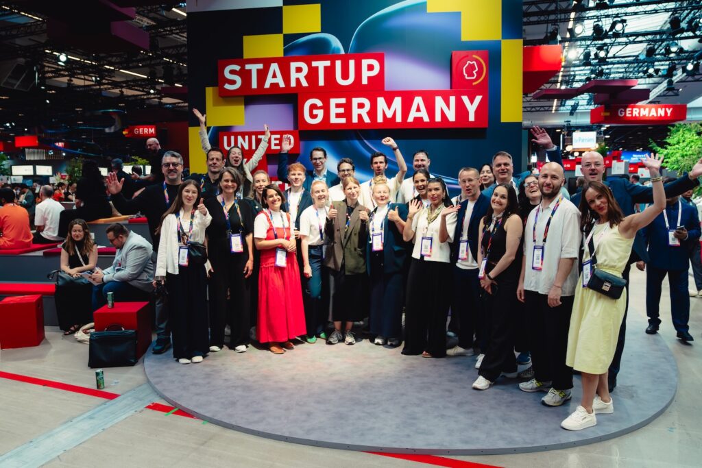 Menschen auf Messe in Paris